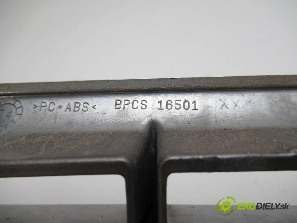 Volvo S80  2005 120 kW LIFT 2.4 D5 163KM 98-06 2400 mřížka maska 8659947 (Mřížky (masky) chladičů)