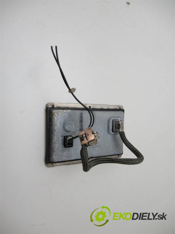 Volvo S80  2005 120 kW LIFT 2.4 D5 163KM 98-06 2400 Menič XENON 73160087J (Riadiace jednotky xenónu)