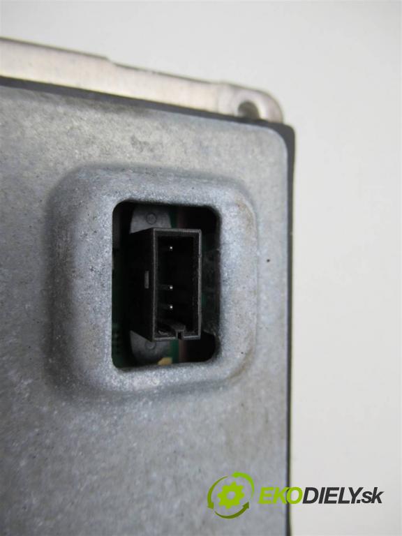 Volvo S80  2005 120 kW LIFT 2.4 D5 163KM 98-06 2400 Menič XENON 73160087J (Riadiace jednotky xenónu)