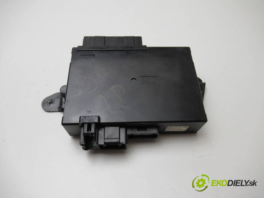 Volvo S80    LIFT 2.4 D5 163KM 98-06  modul ovládaní sedačky 30739636