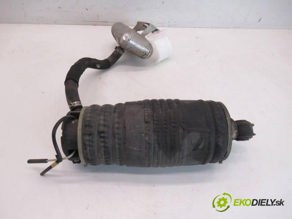 Mercedes-Benz E W211    SEDAN 5.0B V8 306KM 02-06  AirBag ventil zad C095080