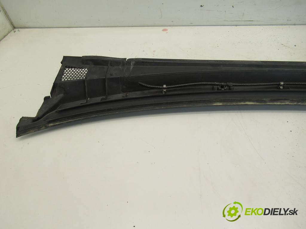 Opel Vectra C  2006 74 kW KOMBI 1.9CDTI 120KM 02-08 1900 Torpédo, plast pod čelné okno  (Torpéda)