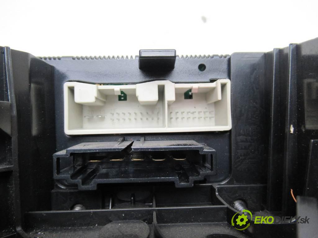 Volkswagen Caddy  2006 77 kW 2K 1.9TDI 105KM 03-10 1900 Panel ovládania kúrenia  (Prepínače, spínače, tlačidlá a ovládače kúrenia)
