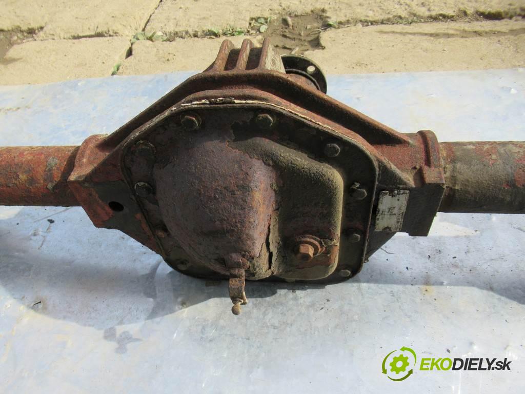 Iveco Daily III 35S11 2.8 TD 78kW (106KM) 2001 78 kW 35S11 2.8 TD 78kW (106KM) 2800 Most zad ,diferenciál 7182927 (Zadné)