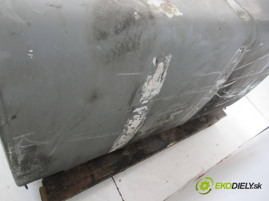 Volvo FH12    FH12 338 kW (460 KM) GLOBTROTTER  Nádržka paliva  (Nádrže)