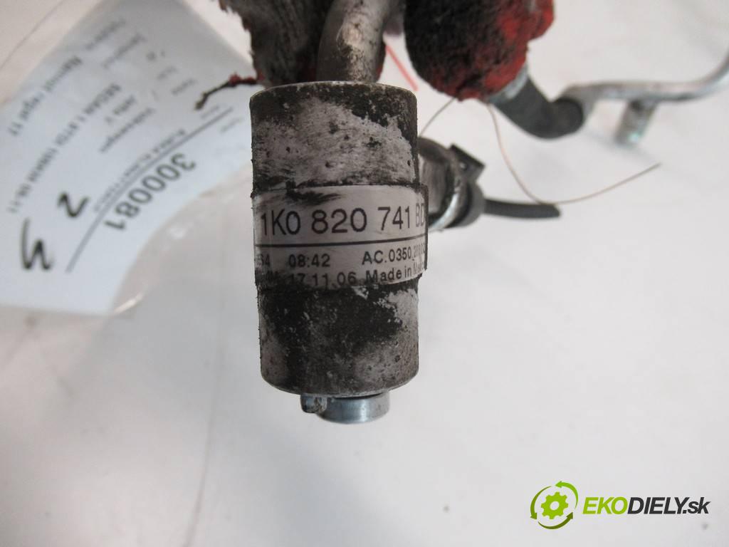 Volkswagen Jetta V    SEDAN 1.9TDI 105KM 05-11  rúrka klimatizace 1K0820741BD (Rozvody klimatizace)