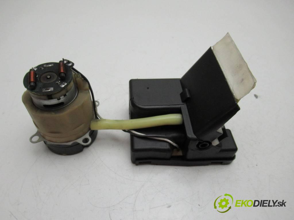 Mercedes-Benz W168  2002  1.7CDI 95KM 97-04 1700 motorek centrálního zámku  (Řídicí jednotky centrálního zámku)