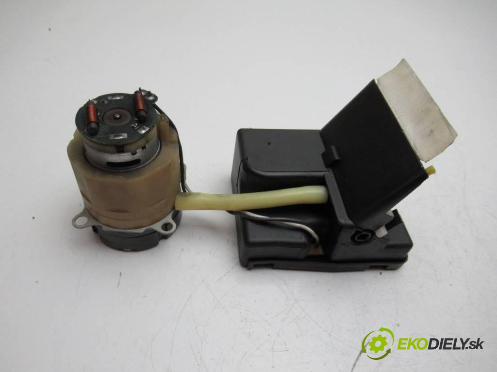 Mercedes-Benz W168  2002  1.7CDI 95KM 97-04 1700 motorek centrálního zámku  (Řídicí jednotky centrálního zámku)