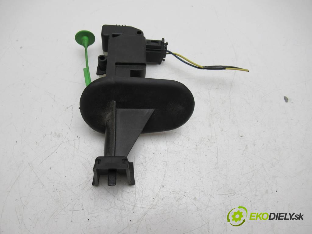 Volvo XC60    LIFT 2.0T T5 245KM 13-17  teleskop dvířek paliva 31299107