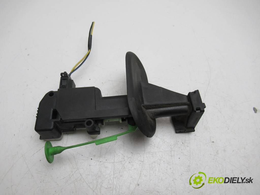 Volvo XC60    LIFT 2.0T T5 245KM 13-17  teleskop dvířek paliva 31299107