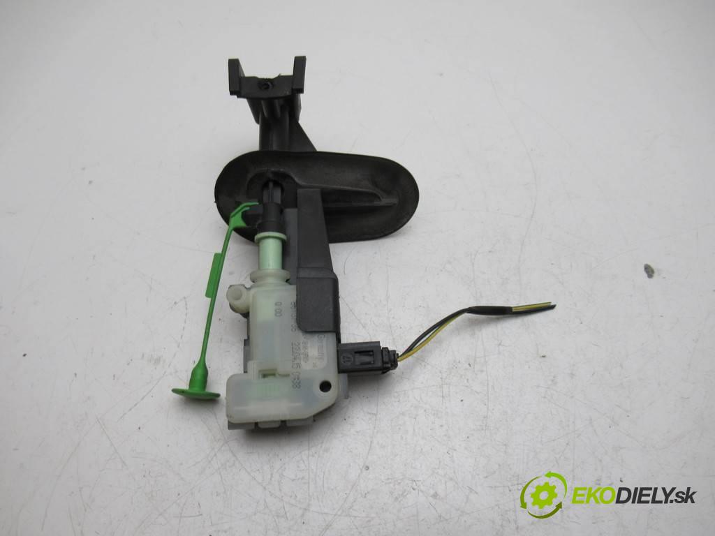 Volvo XC60    LIFT 2.0T T5 245KM 13-17  teleskop dvířek paliva 31299107