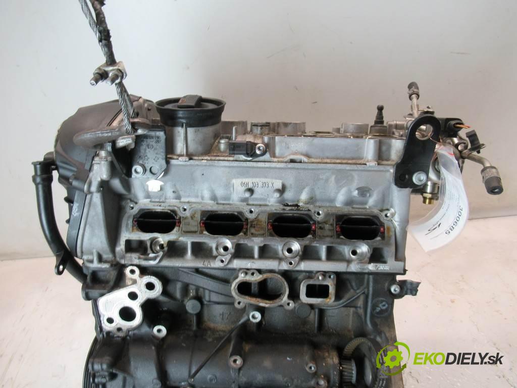 Audi A4 B8  2010 118 kW KOMBI 1.8TFSI 160KM 08-15 1800 motor CDH (Motory (kompletní))