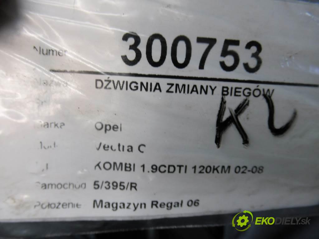 Opel Vectra C  2005 88 kW KOMBI 1.9CDTI 120KM 02-08 1900 Kulisa  (Rýchlostné páky / kulisy)