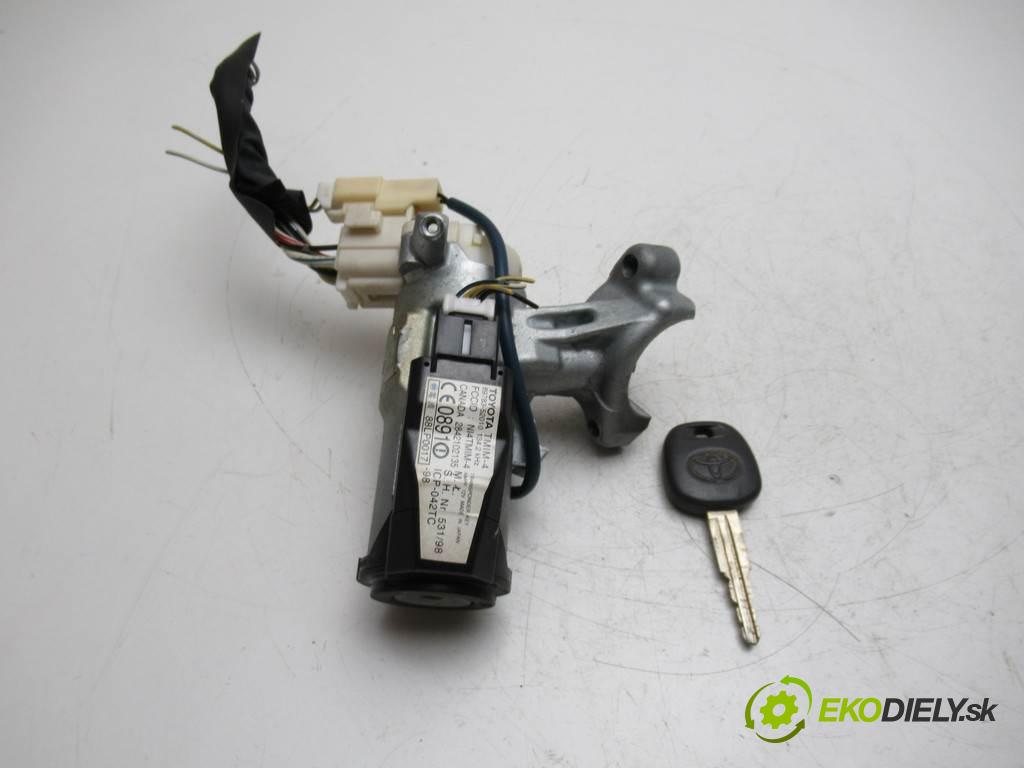 Toyota Yaris  2001 63kW HATCHBACK 3D 1.3VVTI 86KM 99-05 1300 spinačka  (Spínacie skrinky a kľúče)