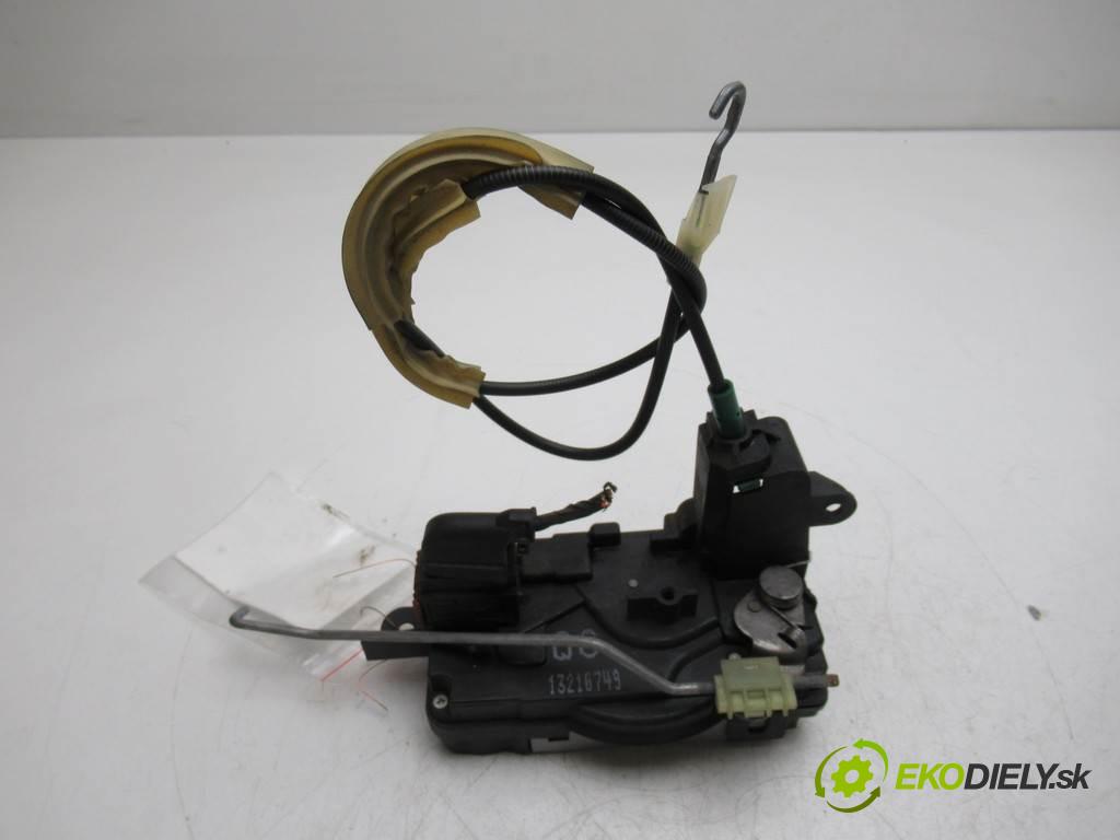 Opel Astra H  2007 85 kW GTC 1.6B 116KM 05-10 1600 zámok přední část pravý 13210749