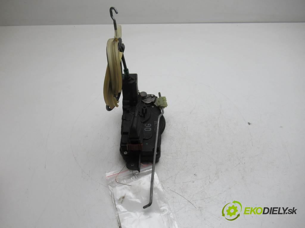 Opel Astra H  2007 85 kW GTC 1.6B 116KM 05-10 1600 zámok přední část pravý 13210749