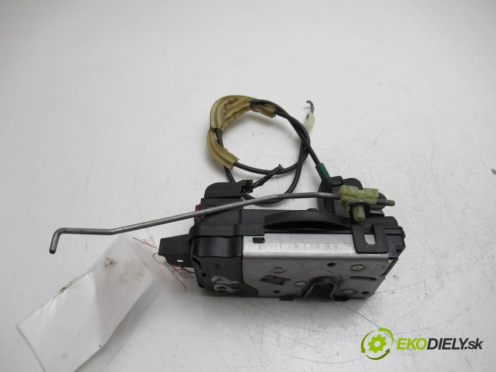 Opel Astra H  2007 85 kW GTC 1.6B 116KM 05-10 1600 zámok přední část pravý 13210749