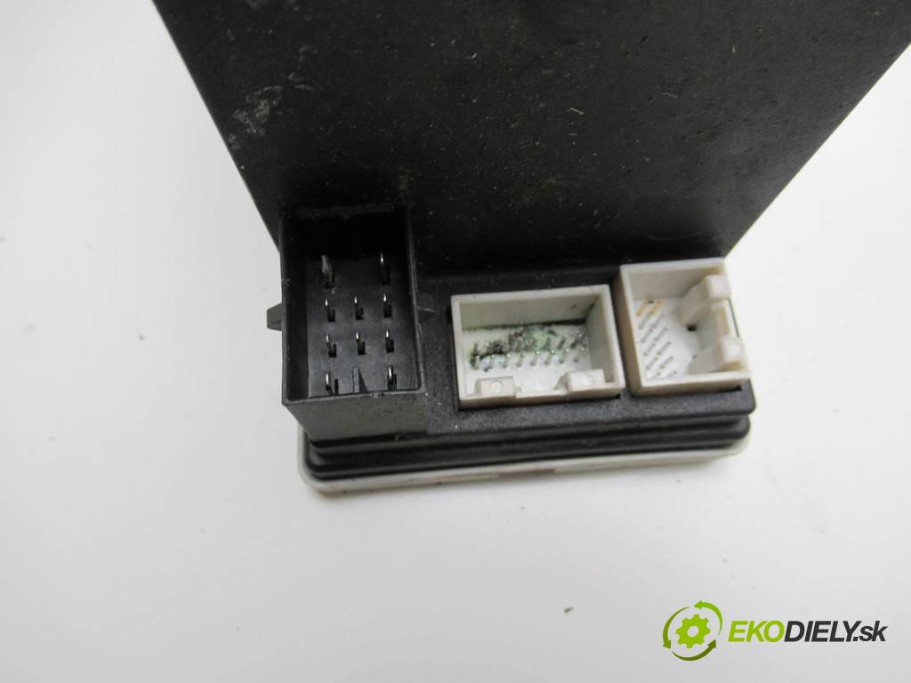 Audi A3 8L  1997 66 kW HATCHBACK 3D 1.9TDI 90KM 96-00 1900 pumpa centrálneho zámku 8L0862257E (Riadiace jednotky centrálneho zámku)