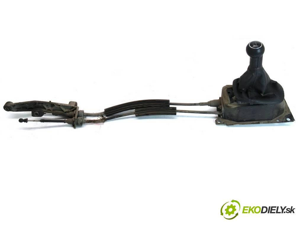 Volkswagen Polo III 6N2 FL  2001 44kW HATCHBACK 5D 1.4B 60KM 99-01 1400 Kulisa  (Rýchlostné páky / kulisy)