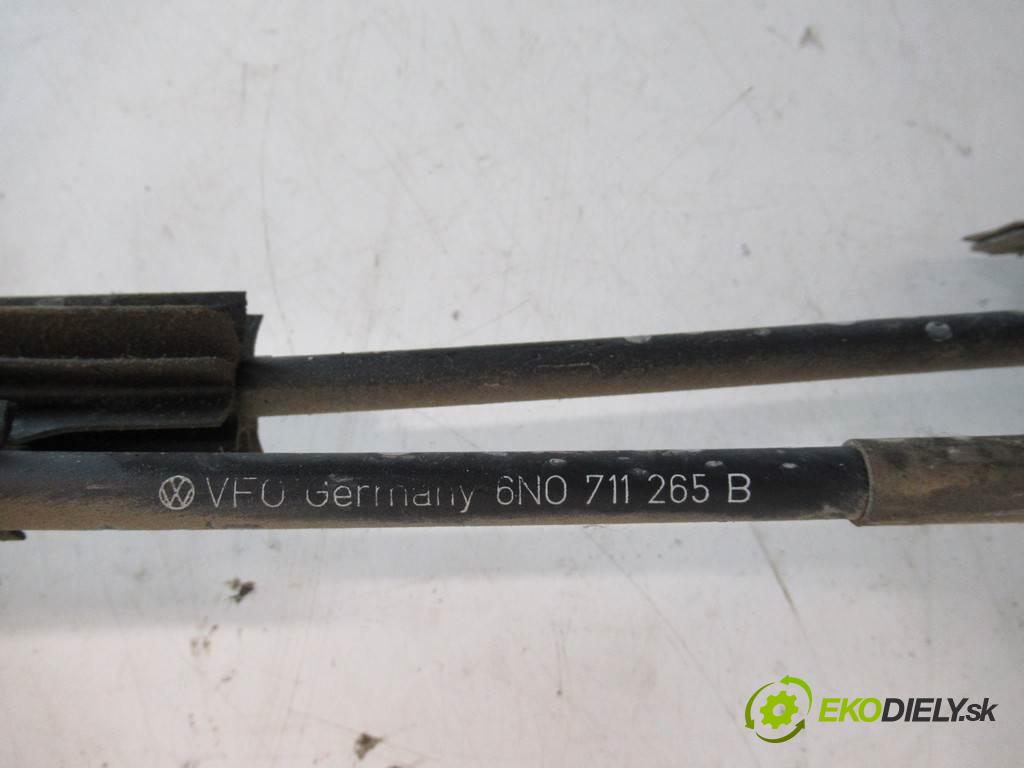 Volkswagen Polo III 6N2 FL  2001 44kW HATCHBACK 5D 1.4B 60KM 99-01 1400 Kulisa  (Rýchlostné páky / kulisy)