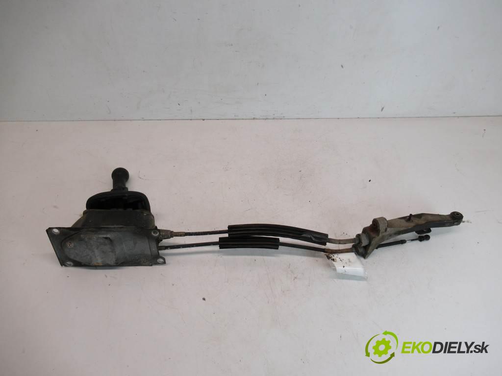 Volkswagen Polo III 6N2 FL  2001 44kW HATCHBACK 5D 1.4B 60KM 99-01 1400 Kulisa  (Rýchlostné páky / kulisy)