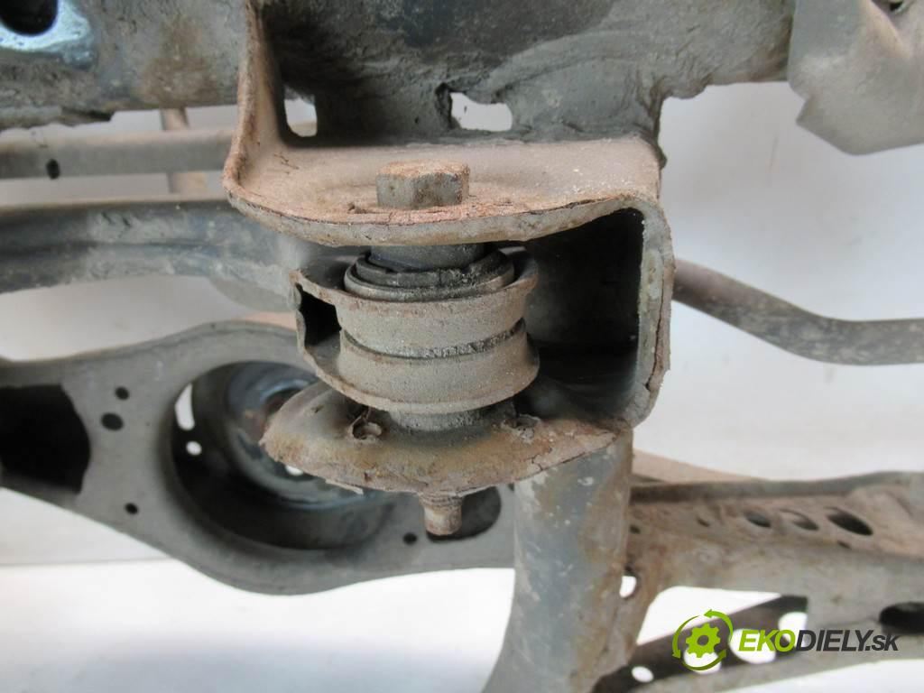 Skoda Octavia II  2006 103 kW LIFTBACK 5D 2.0TDI 140KM 04-08 2000 zadná Výstuha  (Výstuhy zadné)