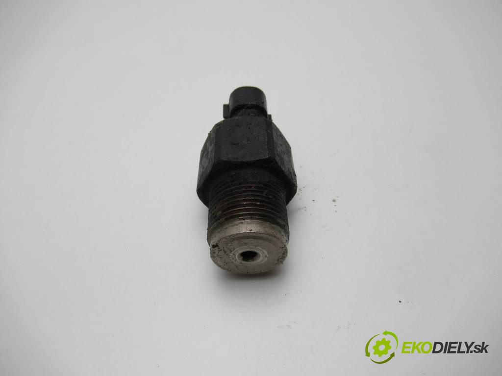 Mazda 6  2003 89 kW KOMBI 5D 2.0D 121KM 02-07 2000 Snímač tlaku paliva  (Snímače)