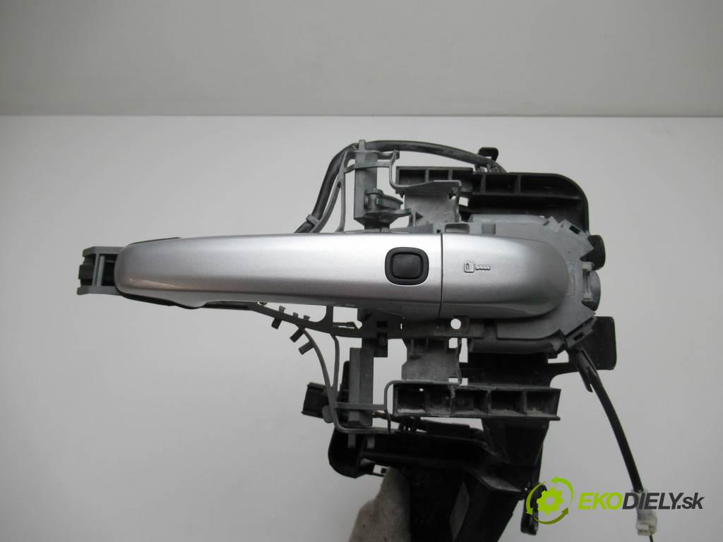 Jaguar XF X250  2015 340KM LIFT SEDAN 4D 3.0B 340KM 07-15 3000 Kľučka predný ľavá strana vonkajšia  (Vonkajšie predné ľavé)