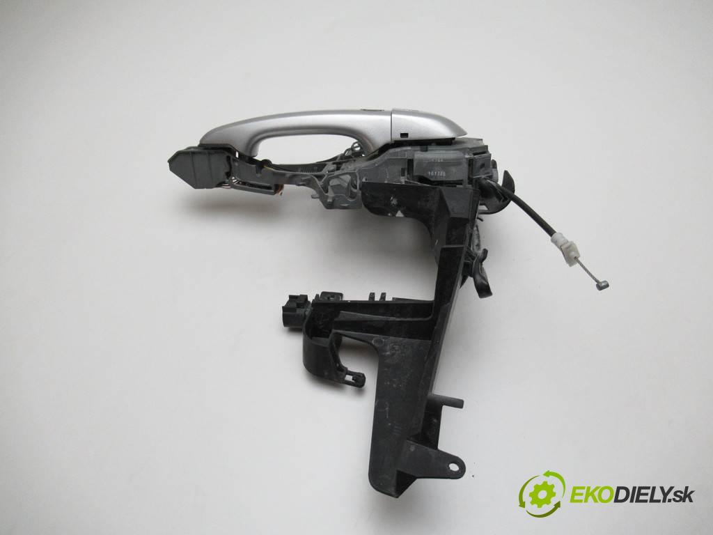 Jaguar XF X250  2015 340KM LIFT SEDAN 4D 3.0B 340KM 07-15 3000 Kľučka predný ľavá strana vonkajšia  (Vonkajšie predné ľavé)