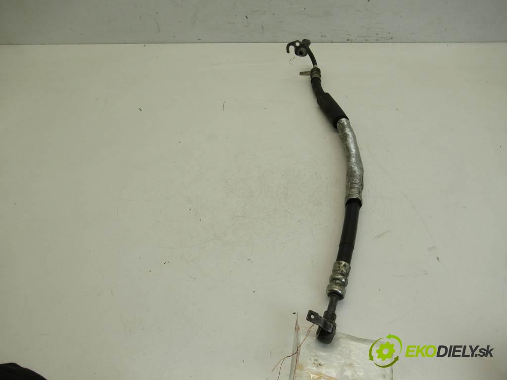 Jaguar XF X250  2015 340KM LIFT SEDAN 4D 3.0B 340KM 07-15 3000 hadica servočerpadlo  (Rúrky, hadice servočerpadla)