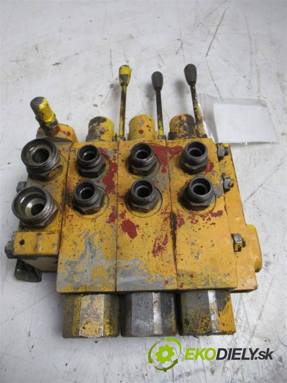 . .    .  Rozdeľovač hydraulický
