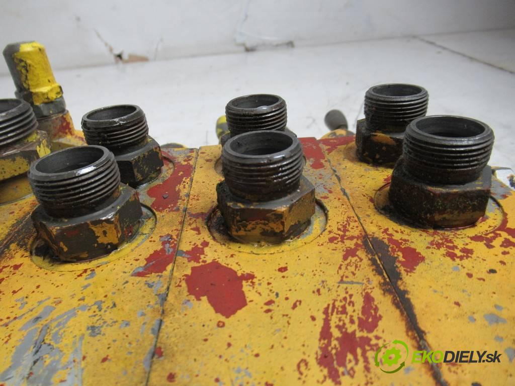 . .    .  Rozdeľovač hydraulický