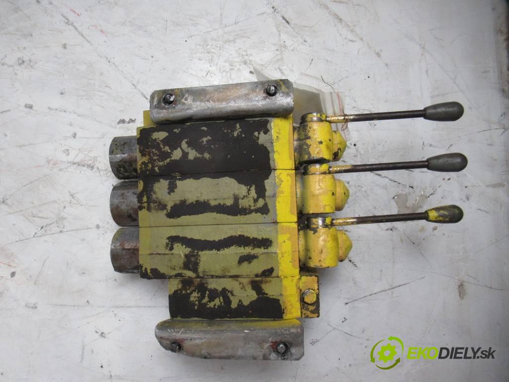 . .    .  Rozdeľovač hydraulický
