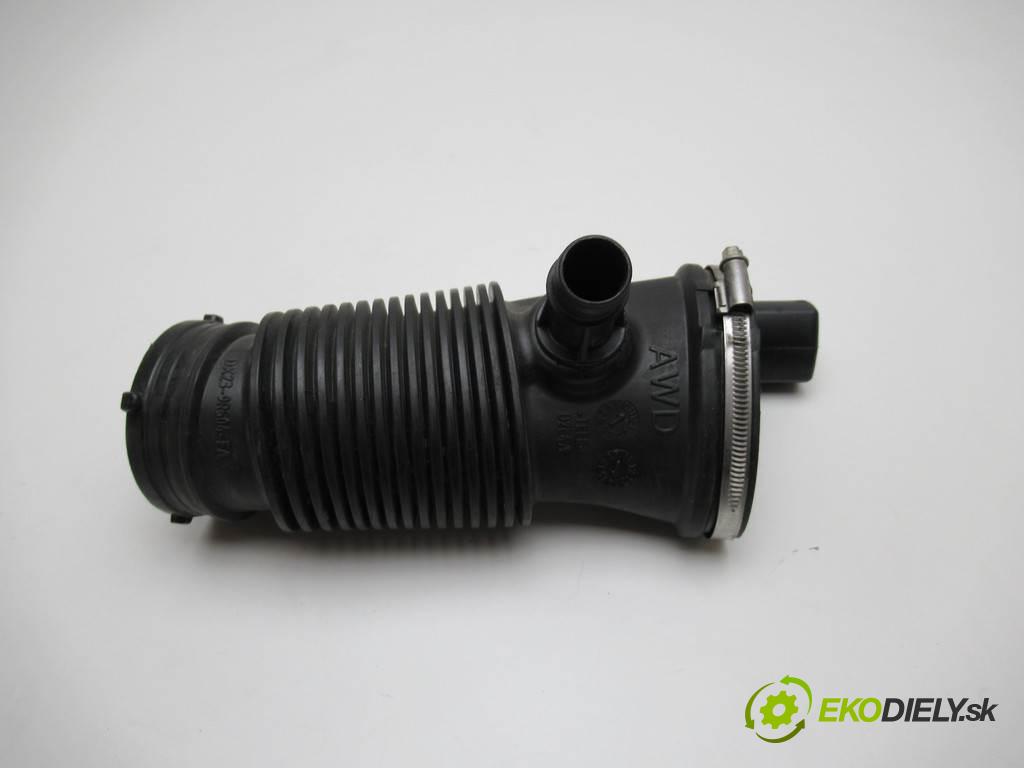 Jaguar XF X250    LIFT SEDAN 4D 3.0B 340KM 07-15  Rúra hadice trubka vzduchu DX23-9R504-EA (Hadice chlazení vzduchu)