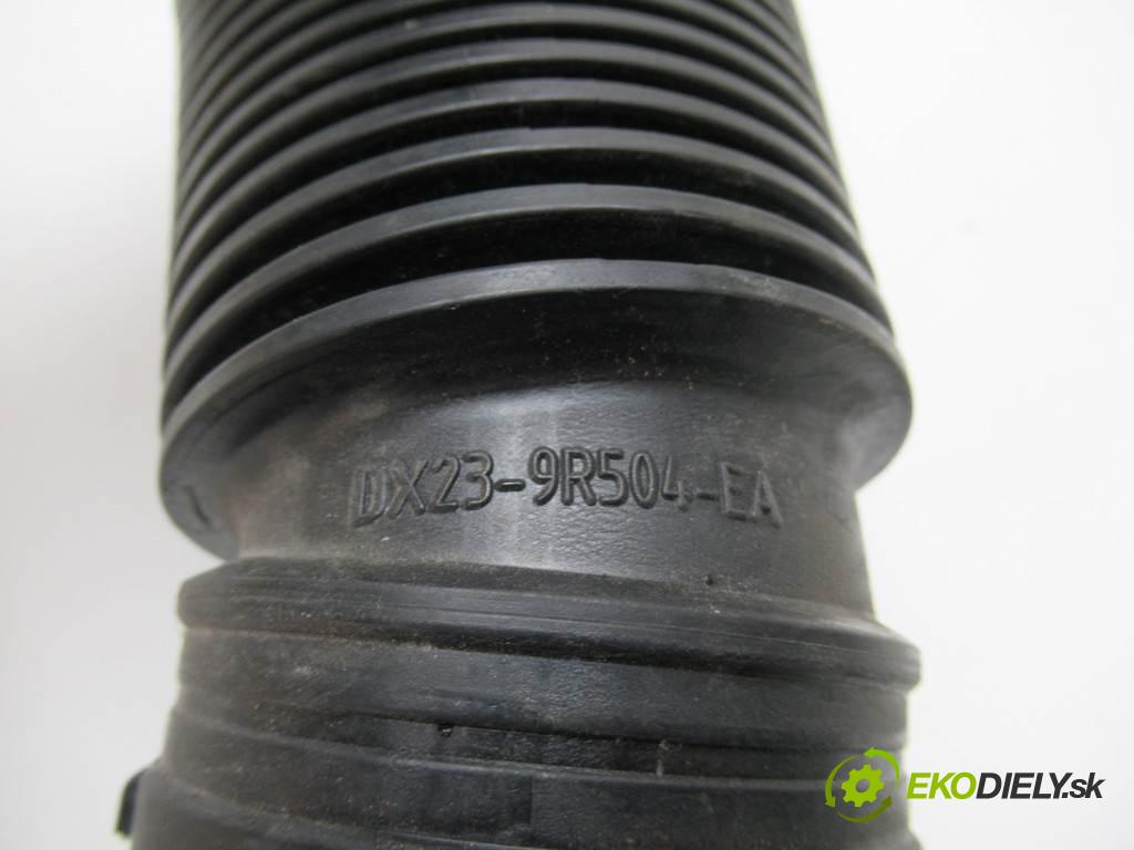 Jaguar XF X250    LIFT SEDAN 4D 3.0B 340KM 07-15  Rúra hadice trubka vzduchu DX23-9R504-EA (Hadice chlazení vzduchu)