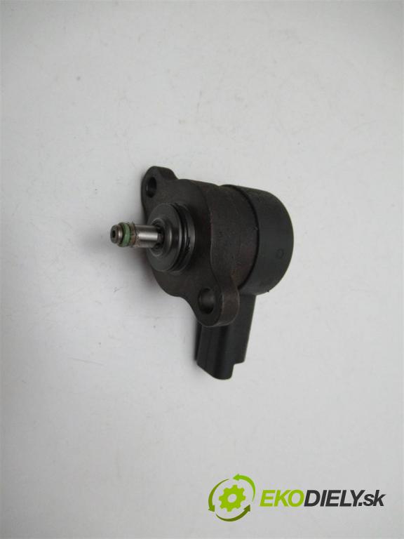 Citroen Xsara Picasso    2.0HDI 90KM 99-04  Regulátor tlaku paliva 0281002284 (Ostatné)