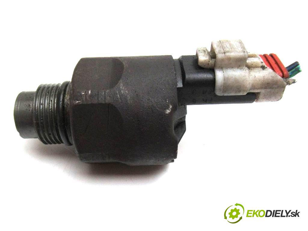 Ford Focus C-Max  2006 85 kW 1.8TDCI 115KM 03-06 1800 Regulátor tlaku paliva  (Ostatné)