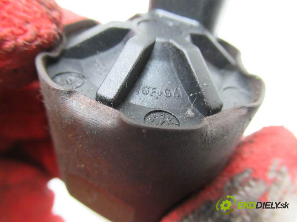 Ford Focus C-Max  2006 85 kW 1.8TDCI 115KM 03-06 1800 Regulátor tlaku paliva  (Ostatné)