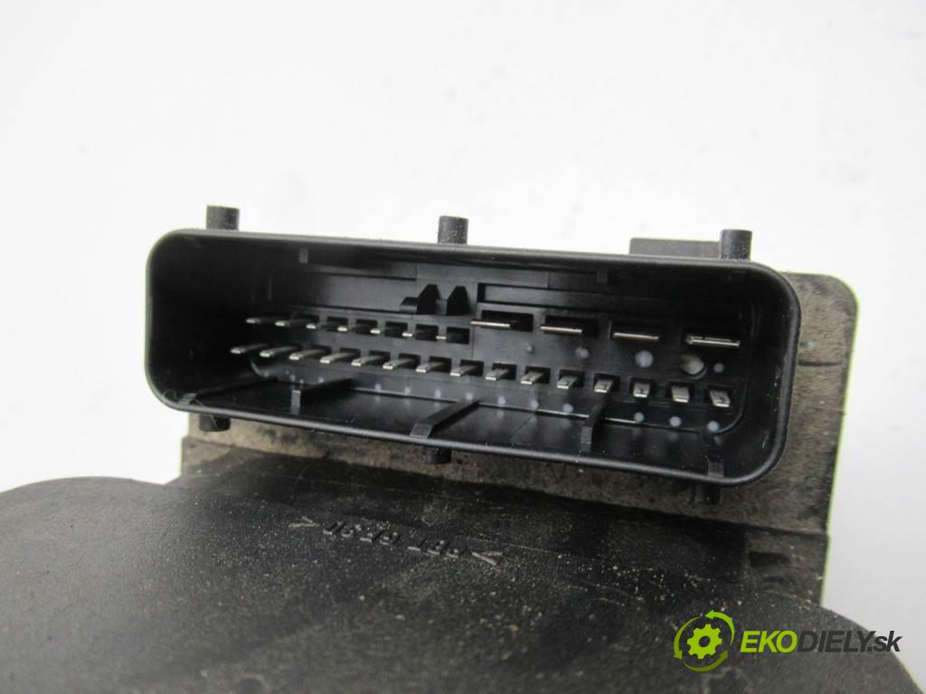 Volkswagen Passat B5  1999 81 kW SEDAN 4D 1.9TDI 110KM 96-00 1900 Pumpa ABS 8E0614111AB (Pumpy ABS)