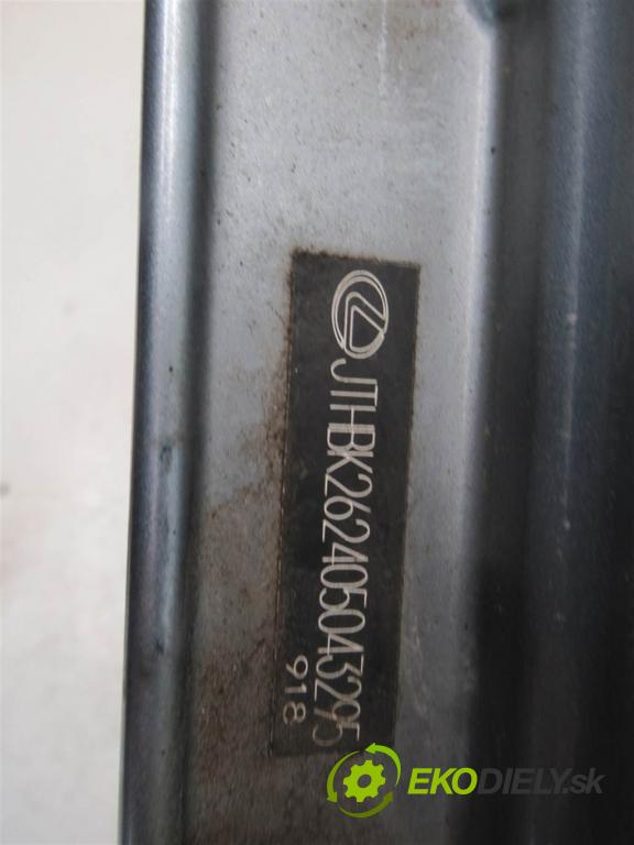 Lexus IS II  2007  250 SEDAN ANGLIK 2.5B V6 208KM 05-13 2500 blatník přední část levý