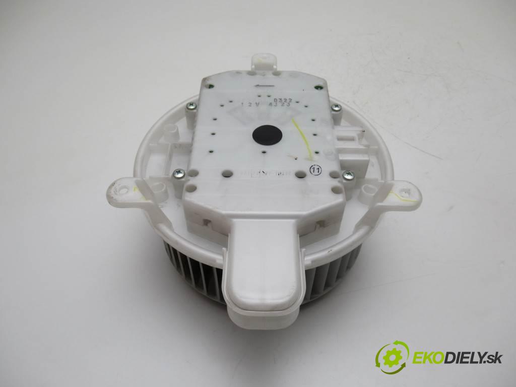 Lexus IS II  2007  250 SEDAN ANGLIK 2.5B V6 208KM 05-13 2500 Ventilátor ventilátor kúrenia 272600-0322 (Ventilátory kúrenia)