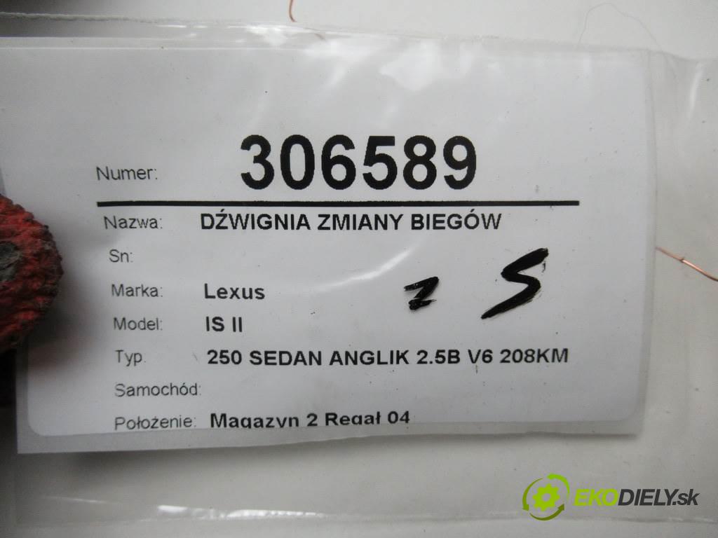 Lexus IS II    250 SEDAN ANGLIK 2.5B V6 208KM 05-13  Kulisa 33521-22280 (Rýchlostné páky / kulisy)
