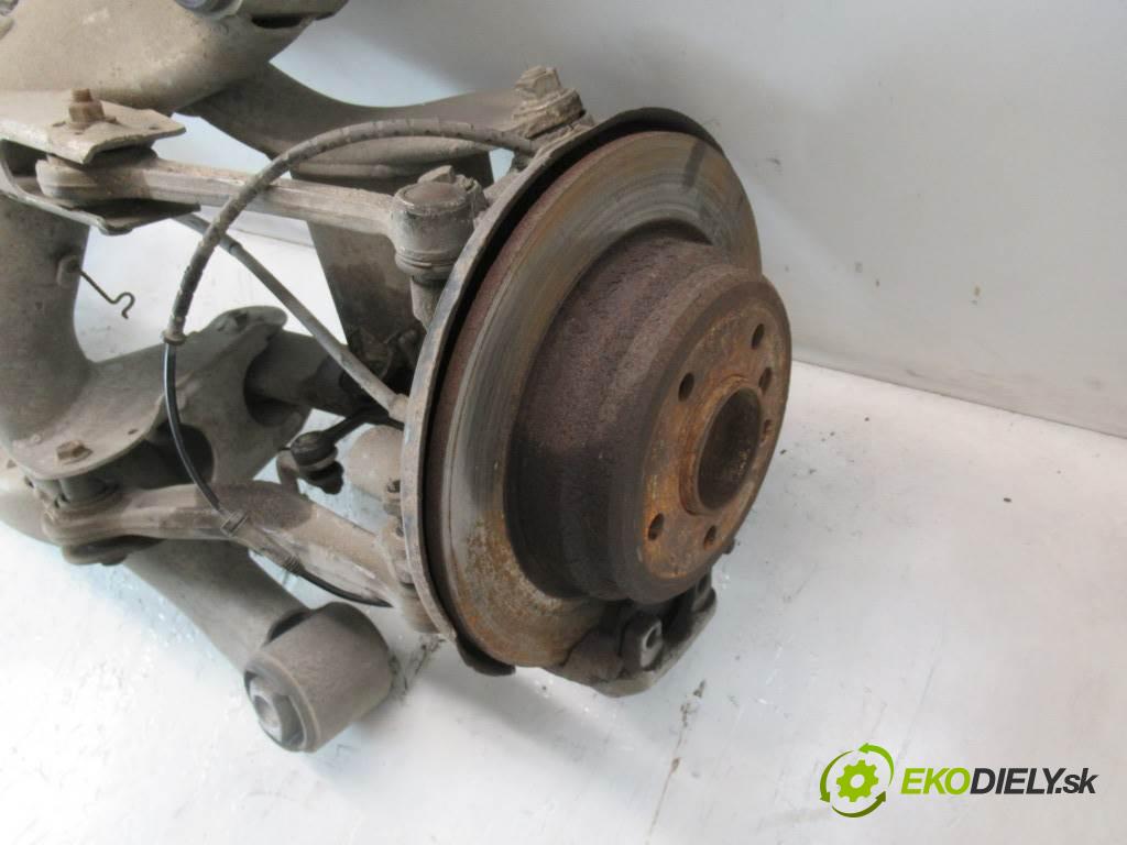 BMW 5 E39  1996 110kw SEDAN 4D 2.0B 150KM 95-03 2000 zadní část výztuha