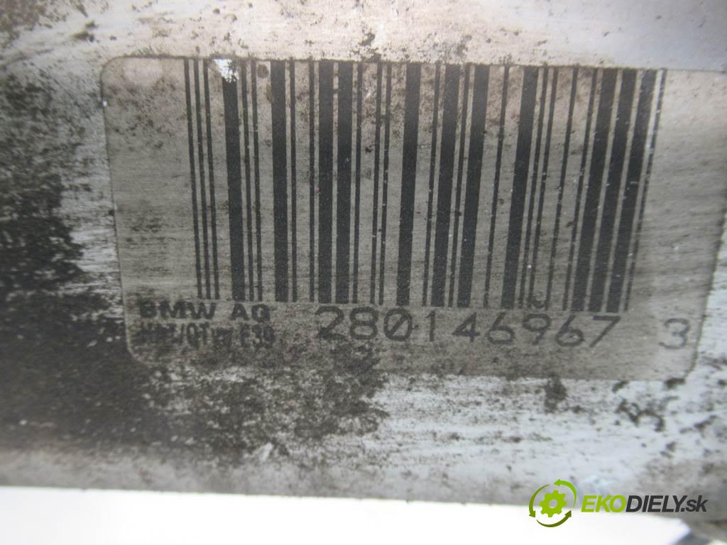 BMW 5 E39  1996 110kw SEDAN 4D 2.0B 150KM 95-03 2000 zadní část výztuha