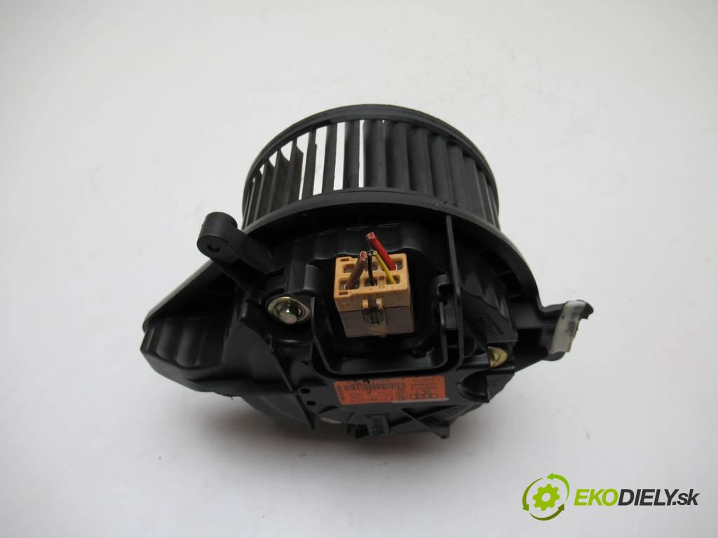 Audi A4 B7  2005 130KM KOMBI 5D 2.0B 130KM 04-08 2000 Ventilátor ventilátor kúrenia 8E1820021E (Ventilátory kúrenia)