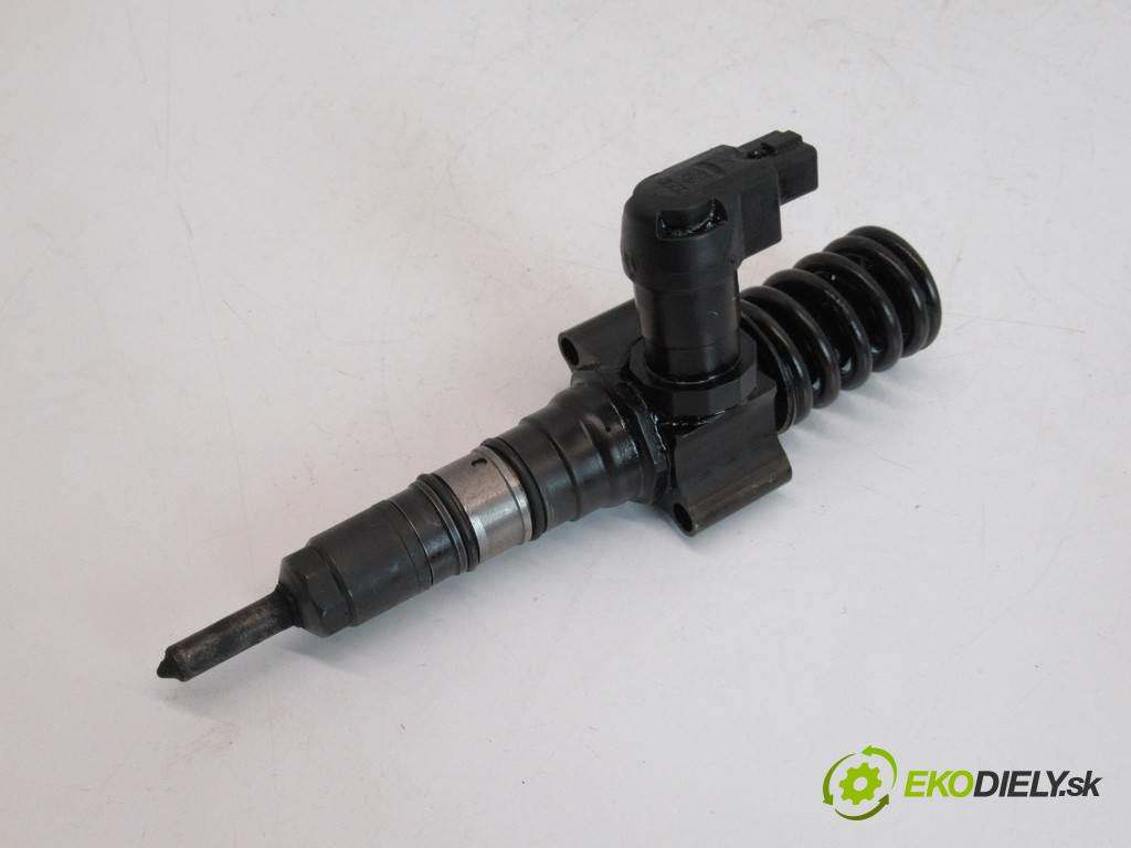 Volkswagen Passat B6  2007 170KM KOMBI 2.0TDI 170KM 05-10 2000 vstrekovače 03G130073T (Vstrekovače)