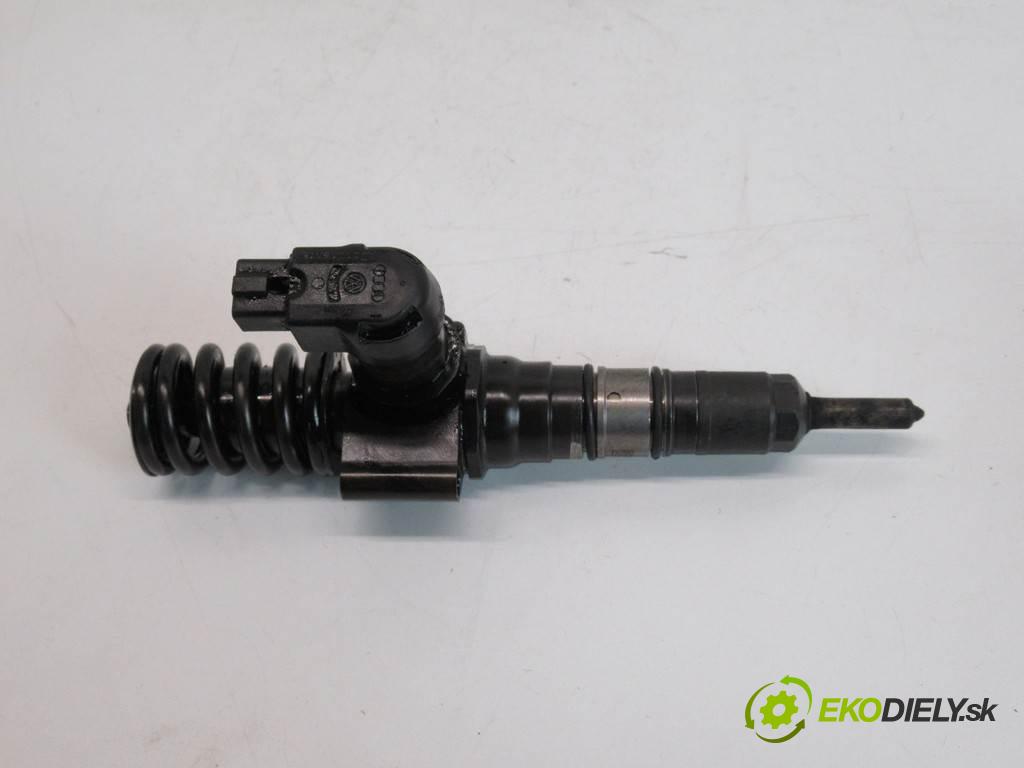 Volkswagen Passat B6  2007 170KM KOMBI 2.0TDI 170KM 05-10 2000 vstrekovače 03G130073T (Vstrekovače)