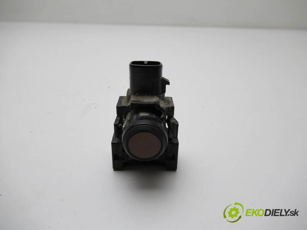 Mazda 3 II    HATCHBACK 5D 1.6B 105KM 08-13  Snímač PDC BHB6-67UC1 (Snímače)