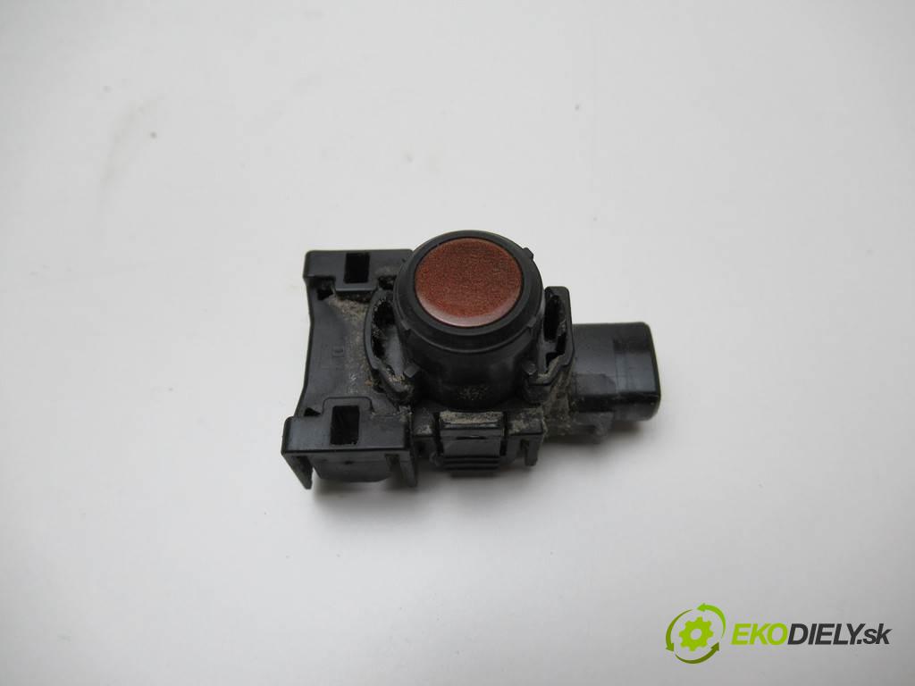 Mazda 3 II    HATCHBACK 5D 1.6B 105KM 08-13  Snímač PDC BHB6-67UC1 (Snímače)