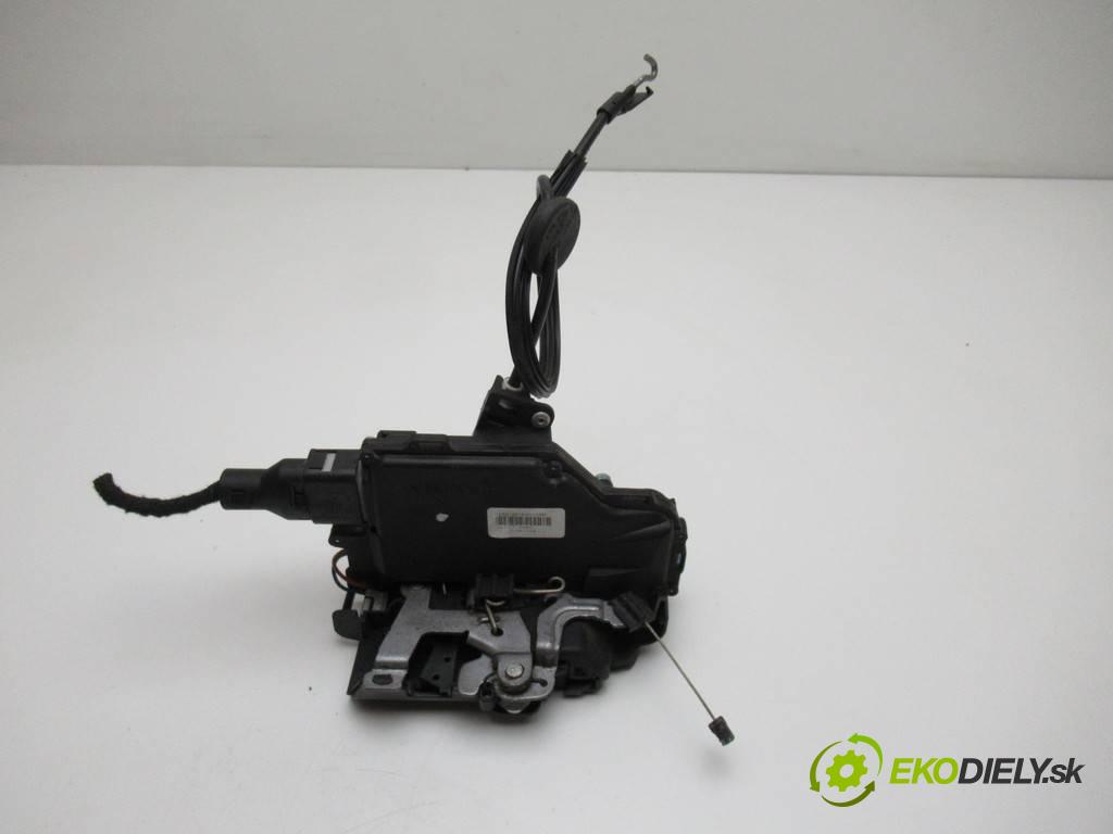Volkswagen Golf V  2004 77 kW HATCHBACK 5D 1.9TDI 105KM 03-08 1900 zámok přední část levý 3D1837015AD